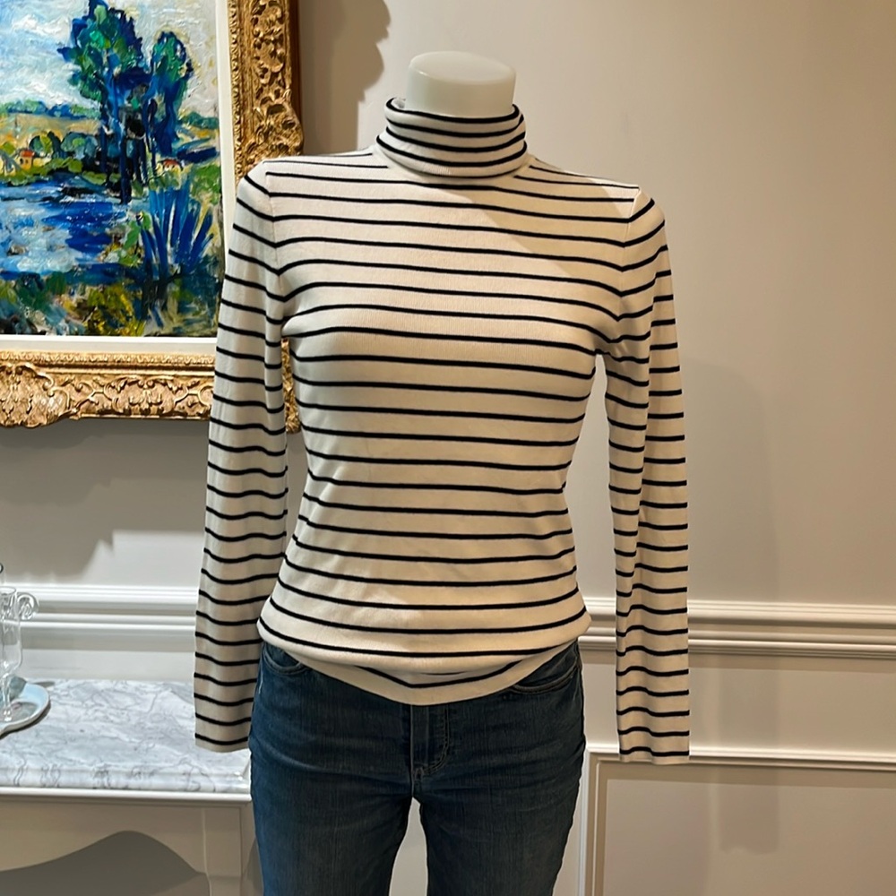 Forever 21 Black & White striped turtleneck - Picture 1 of 5